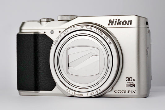 Nikon Coolpix S9900 - SLM