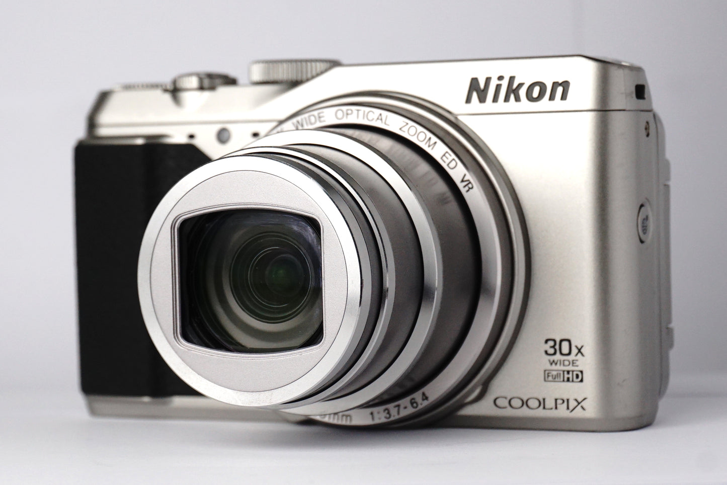 Nikon Coolpix S9900 - SLM