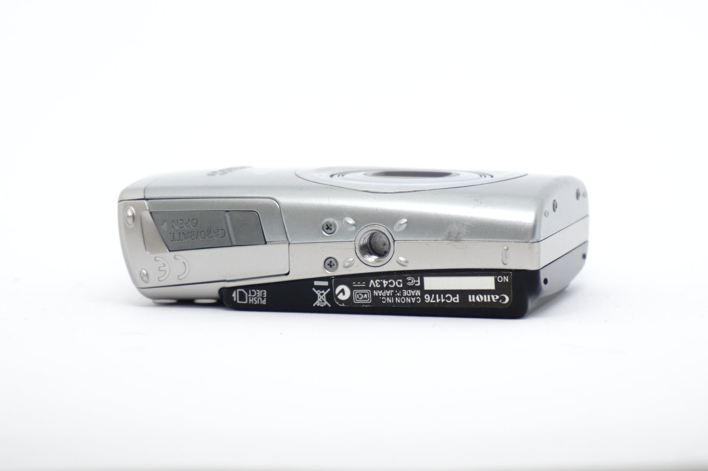 Canon IXUS Silver Digital Camera 3 image 4