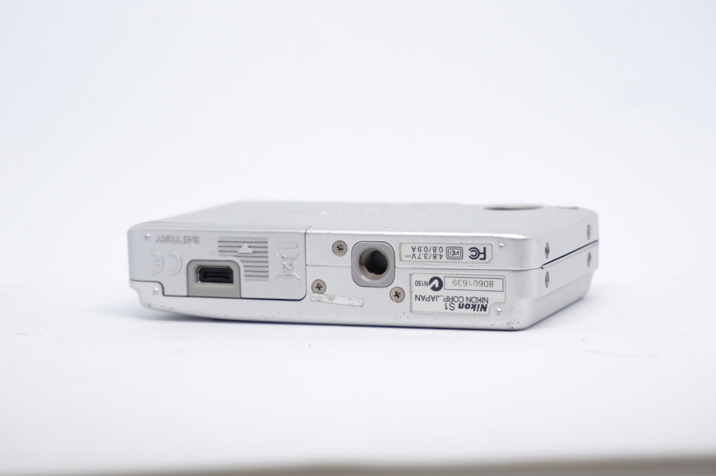 Nikon Coolpix S1 Silver Digital Camera image 5