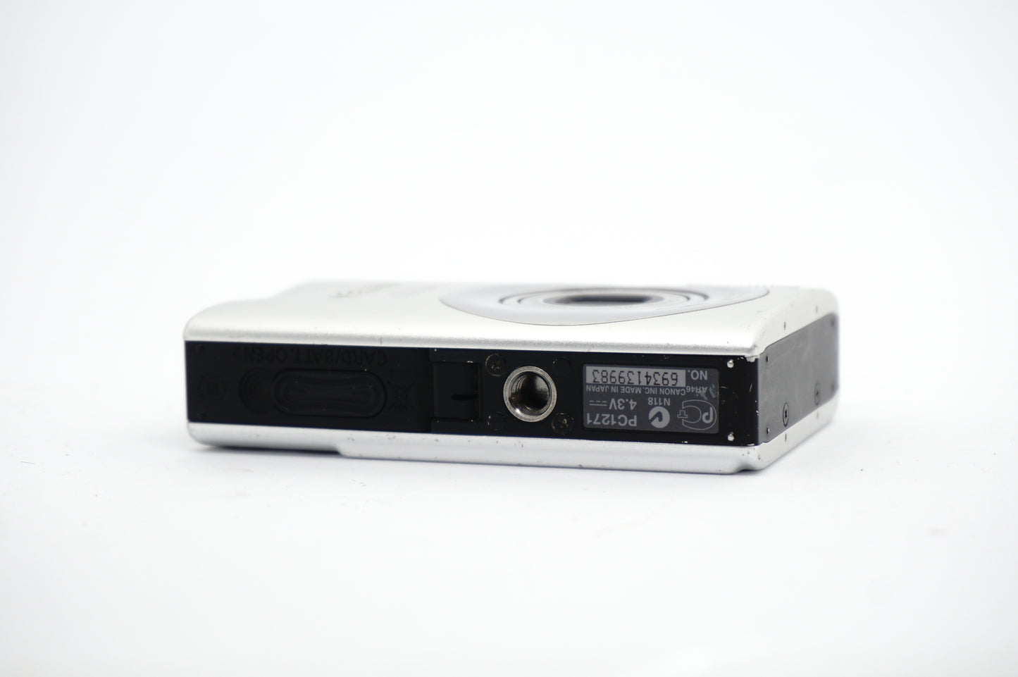 Canon IXUS Silver Compact Digital Camera 2 image 4