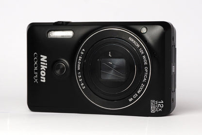 Nikon Coolpix s6900