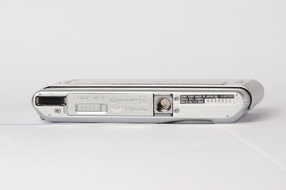 Sony Cybershot DSC - T77