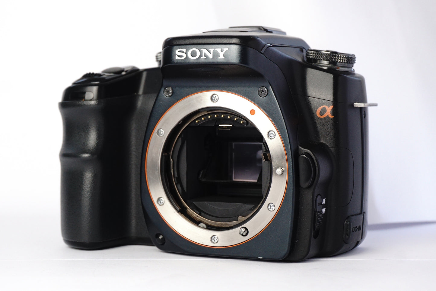 Sony Alpha A100 DSLR