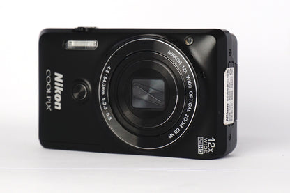 Nikon Coolpix S6900