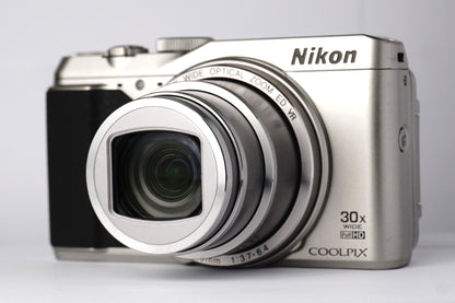 Nikon Coolpix S9900 - SLM