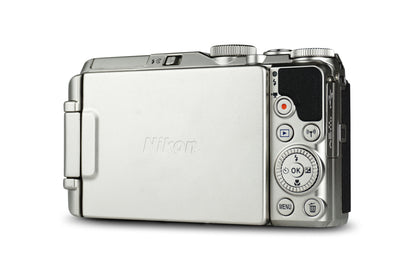 Nikon Coolpix S9900 - SLM