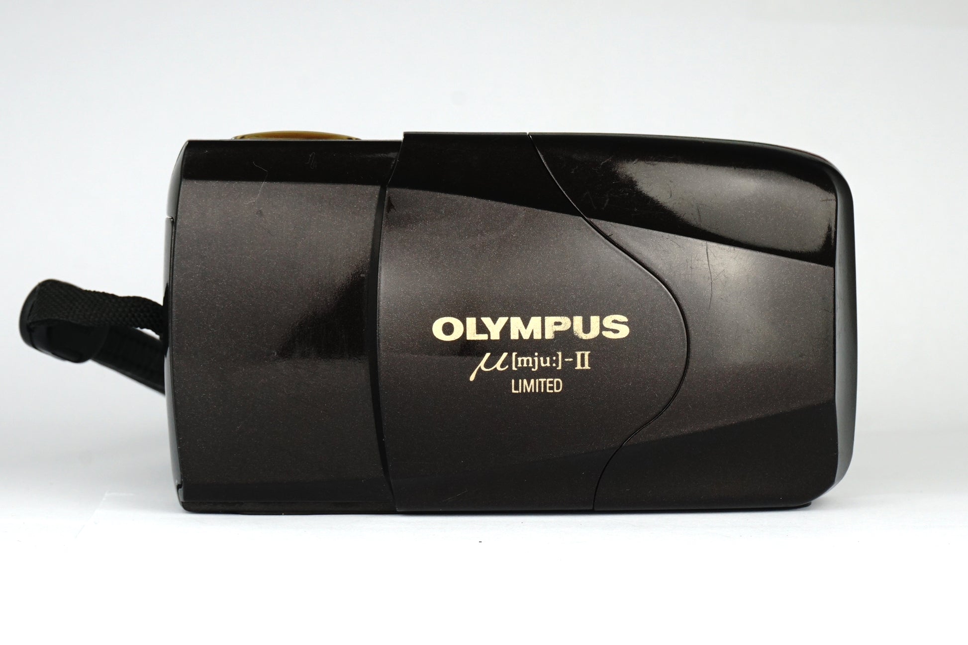 Olympus µ[mju:]-II Gold Black Limited Edition with Leather Case - SLM