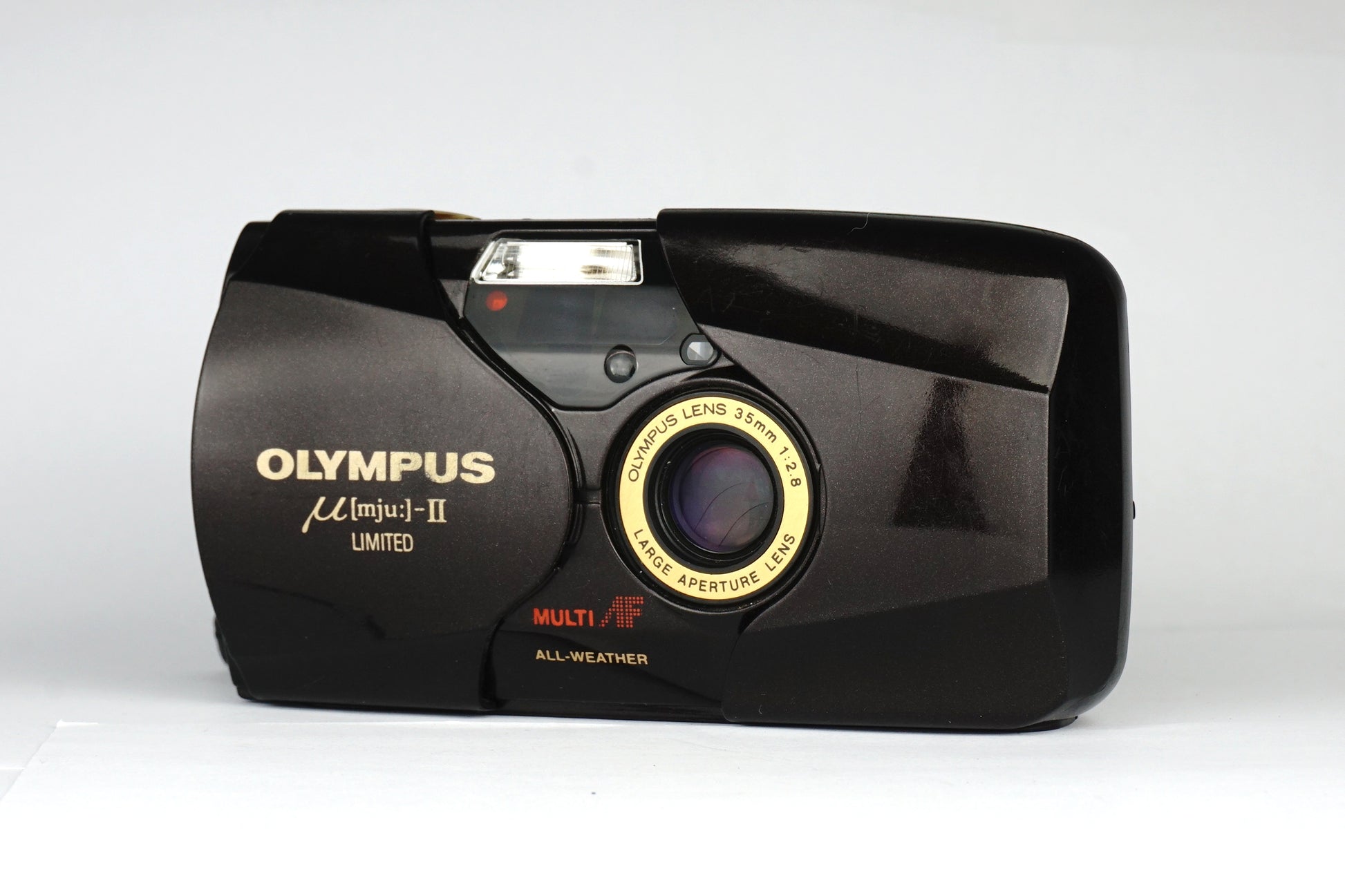 Olympus µ[mju:]-II Gold Black Limited Edition with Leather Case - SLM