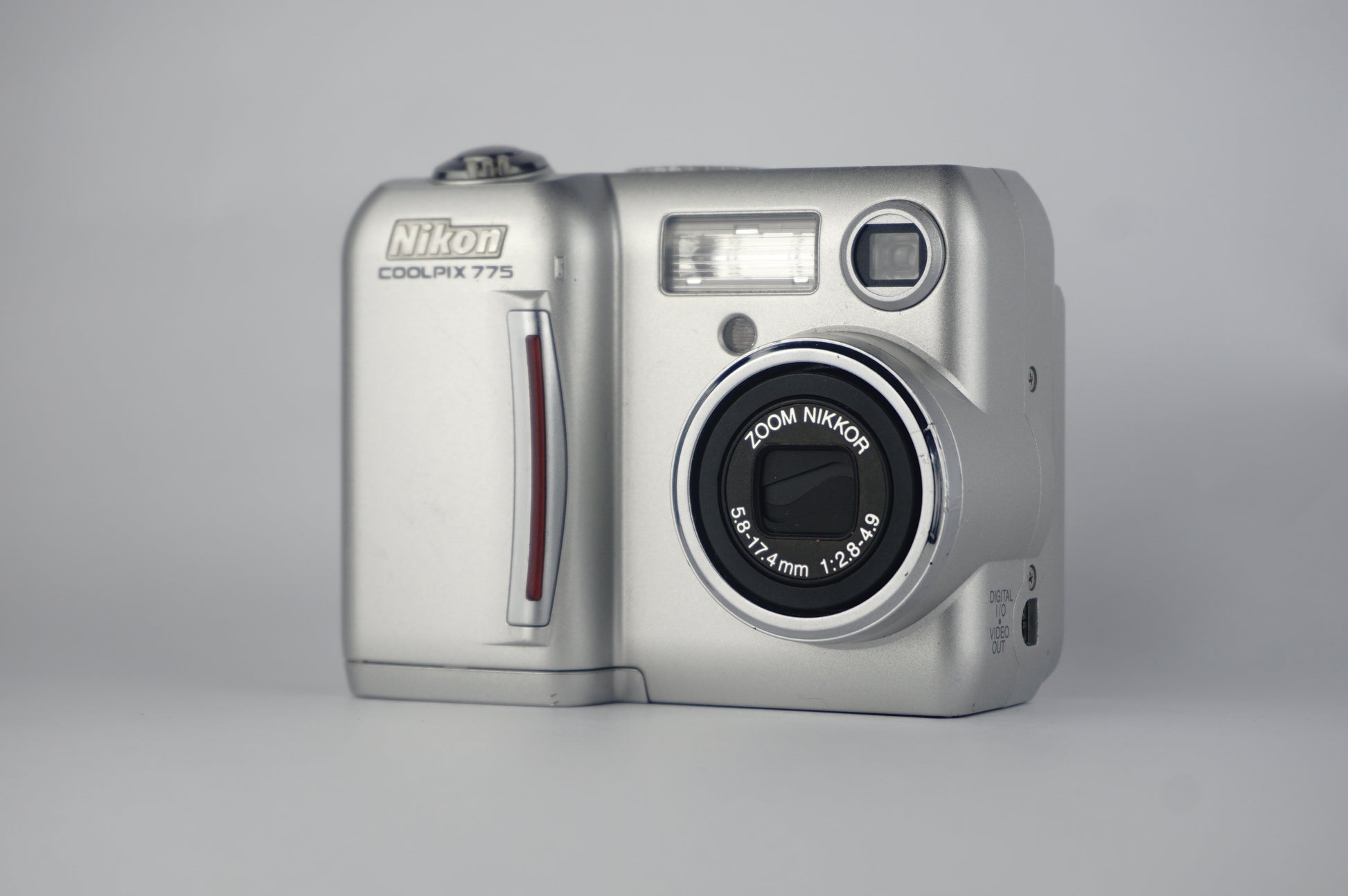 Nikon Coolpix 775 - SLM