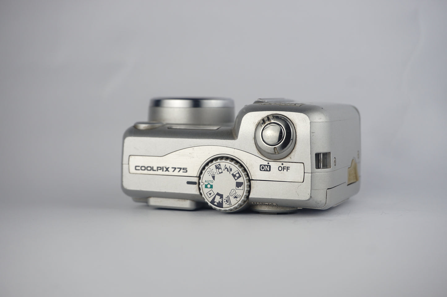 Nikon Coolpix 775 - SLM