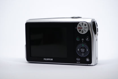Fujifilm Silver Compact Digital Camera image 8