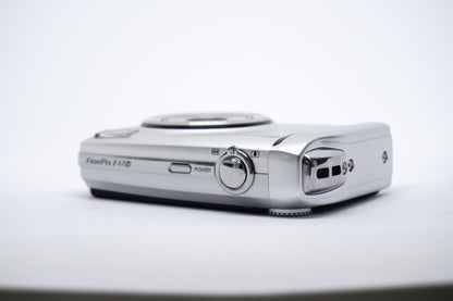 Fujifilm Silver Compact Digital Camera image 14