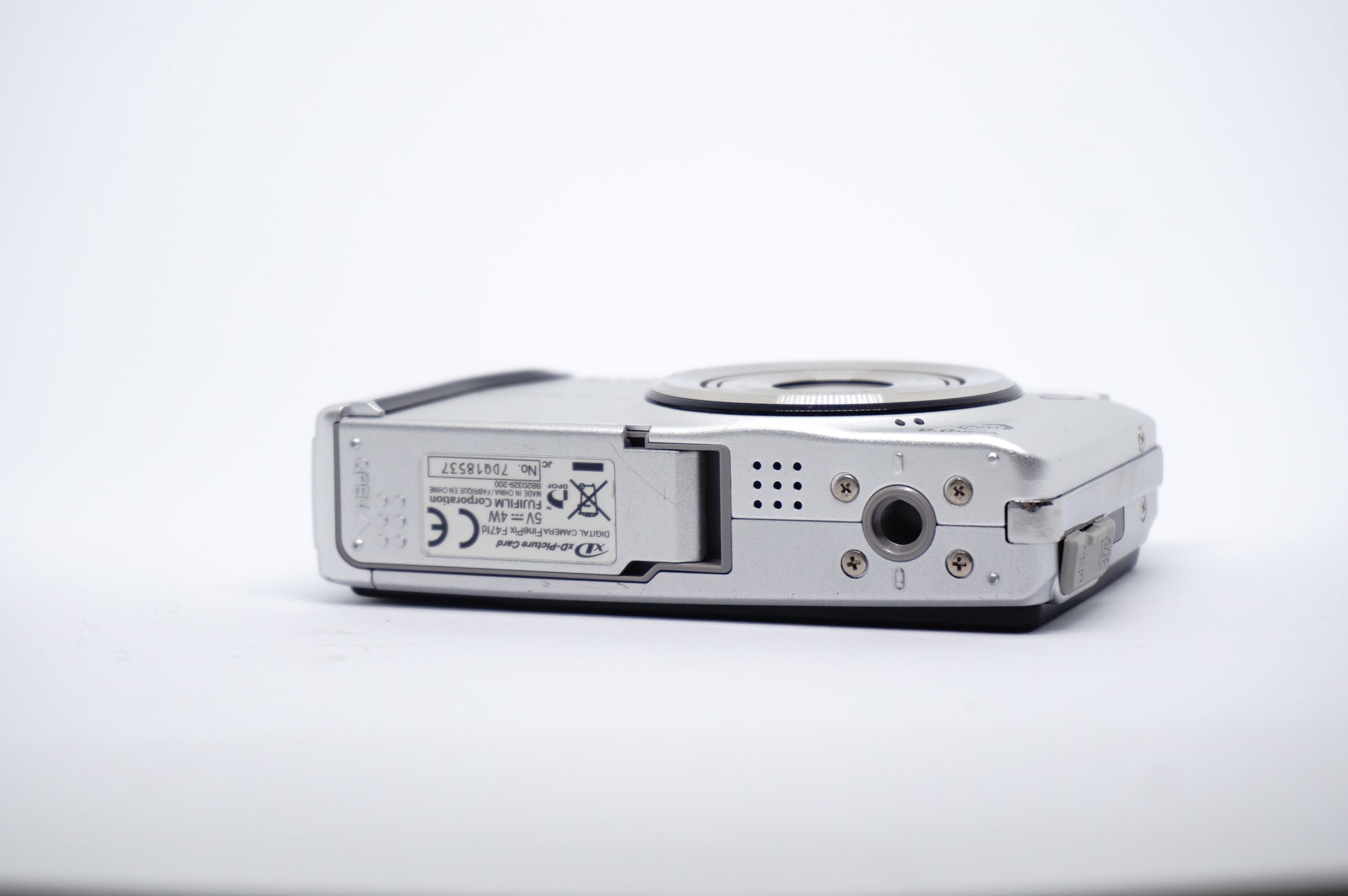 Fujifilm Silver Compact Digital Camera image 17