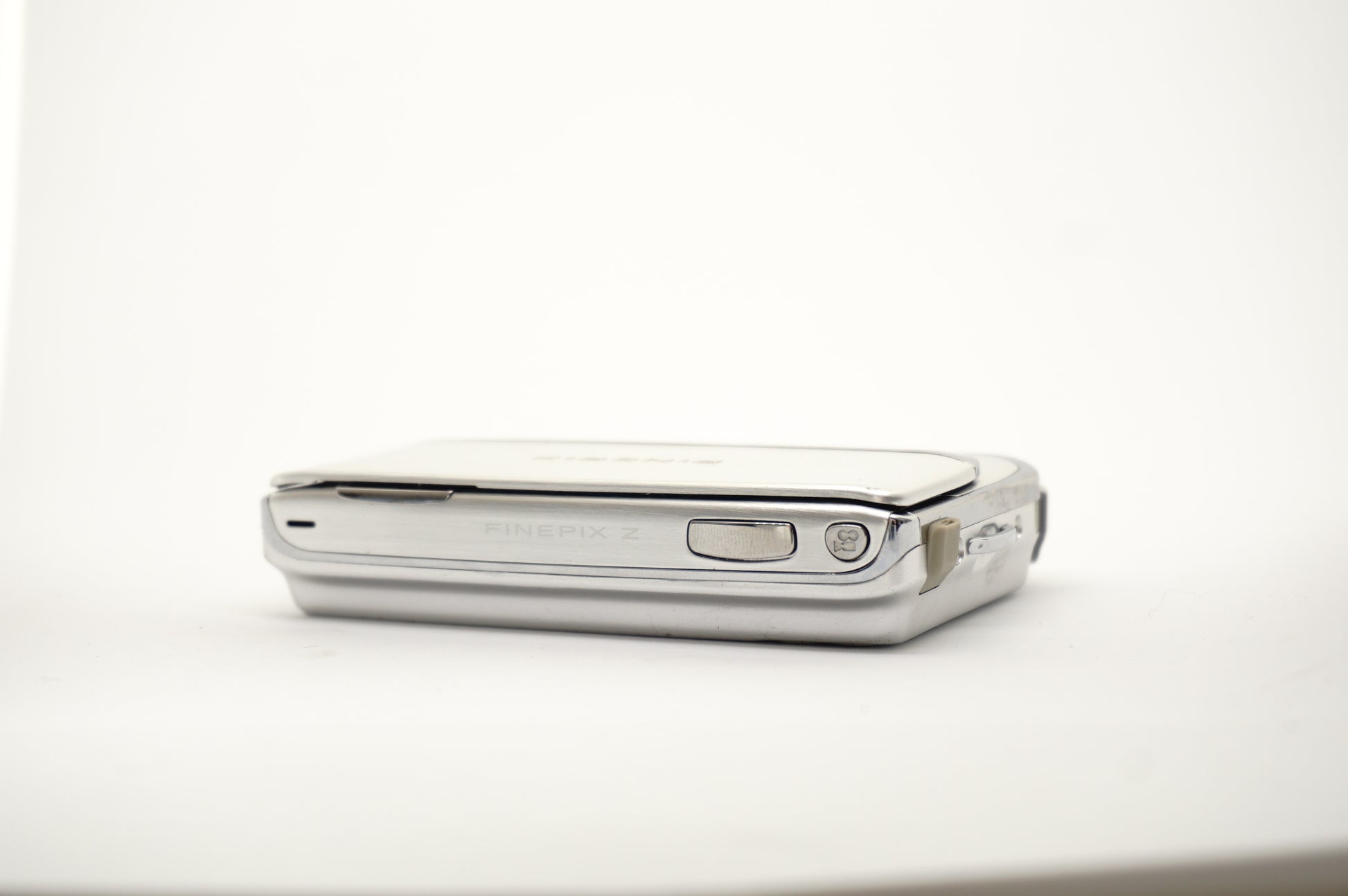 Fujifilm FinePix Z Silver-Black Digital Camera image 5