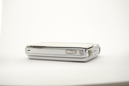 Fujifilm FinePix Z Silver-Black Digital Camera image 5