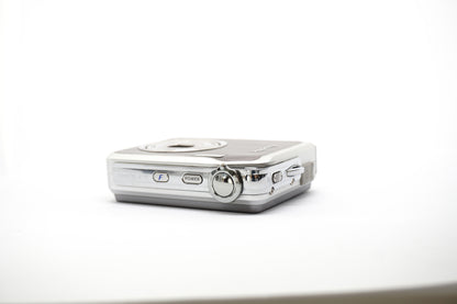 Fujifilm 5.1MP Silver Compact Digital Camera image 5