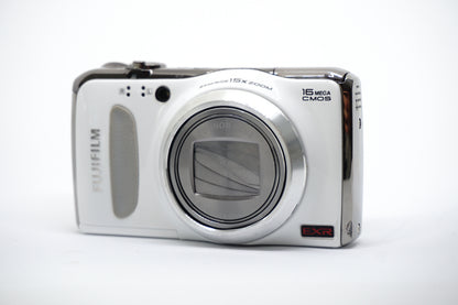 Fujifilm 16MP White Compact Zoom Digital Camera image 5