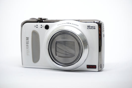 Fujifilm 16MP White Compact Zoom Digital Camera image 5