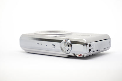 Sony Cyber-shot Silver Compact Digital Camera image 6