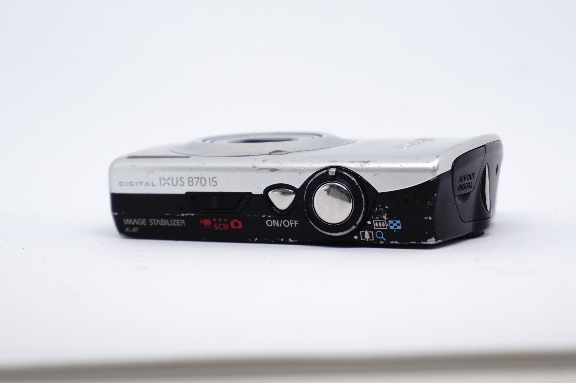 Canon IXUS Silver Digital Camera 5 image 4