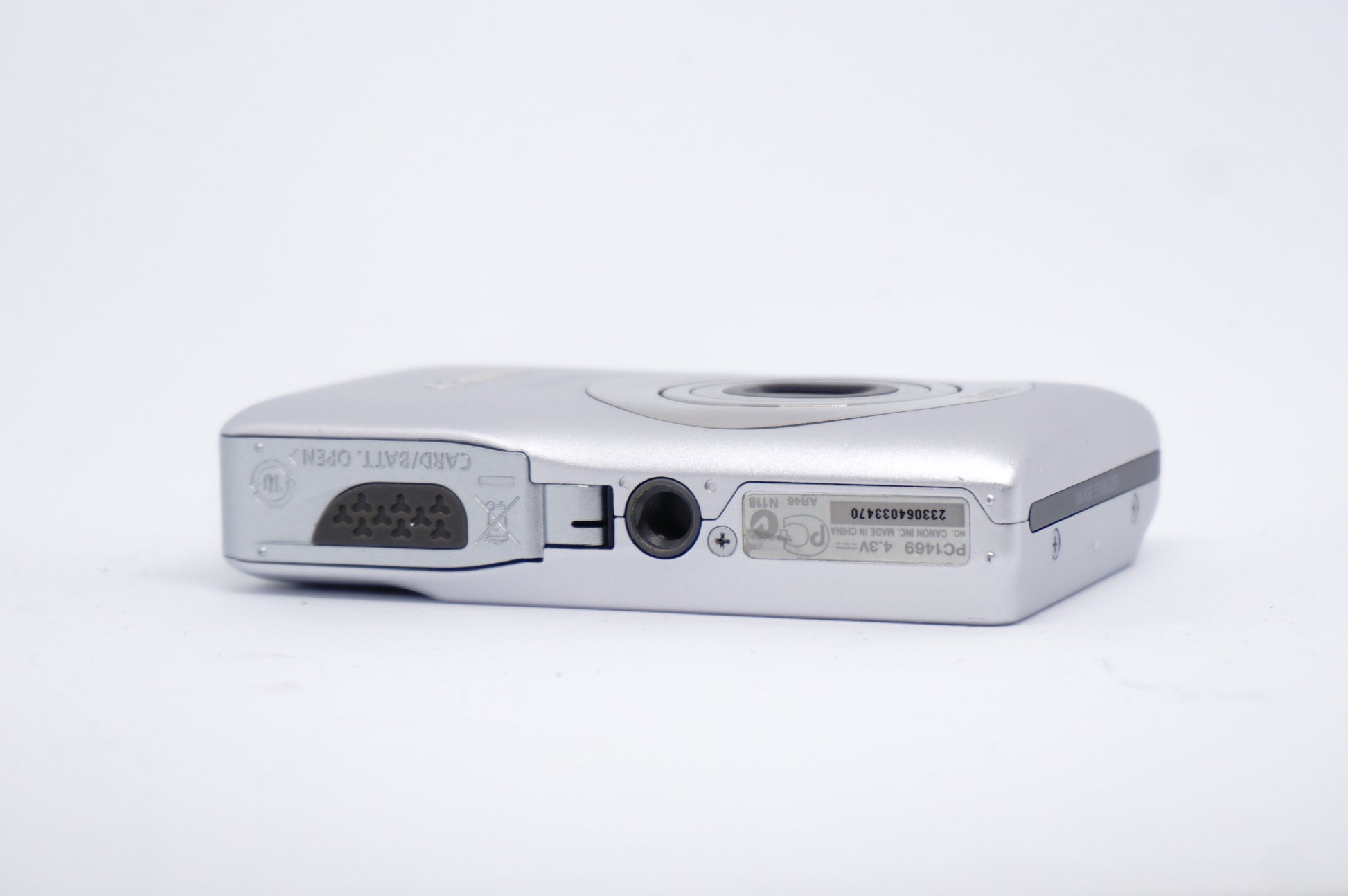 Canon IXUS Silver Digital Camera 6 image 6