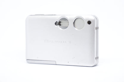 Nikon Coolpix S1 Silver Digital Camera image 1