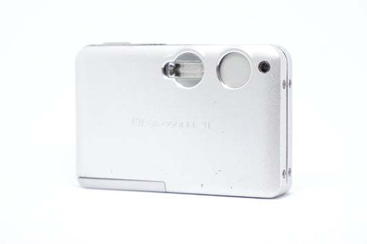 Nikon Coolpix S1 Silver Digital Camera image 1