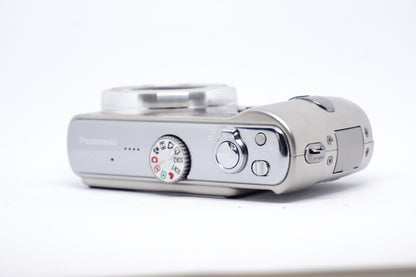 Panasonic Lumix Silver Compact Digital Camera 2 image 4