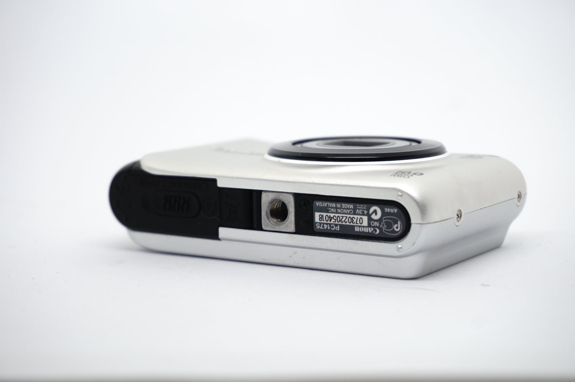Canon White Black Lens Compact Digital Camera image 6