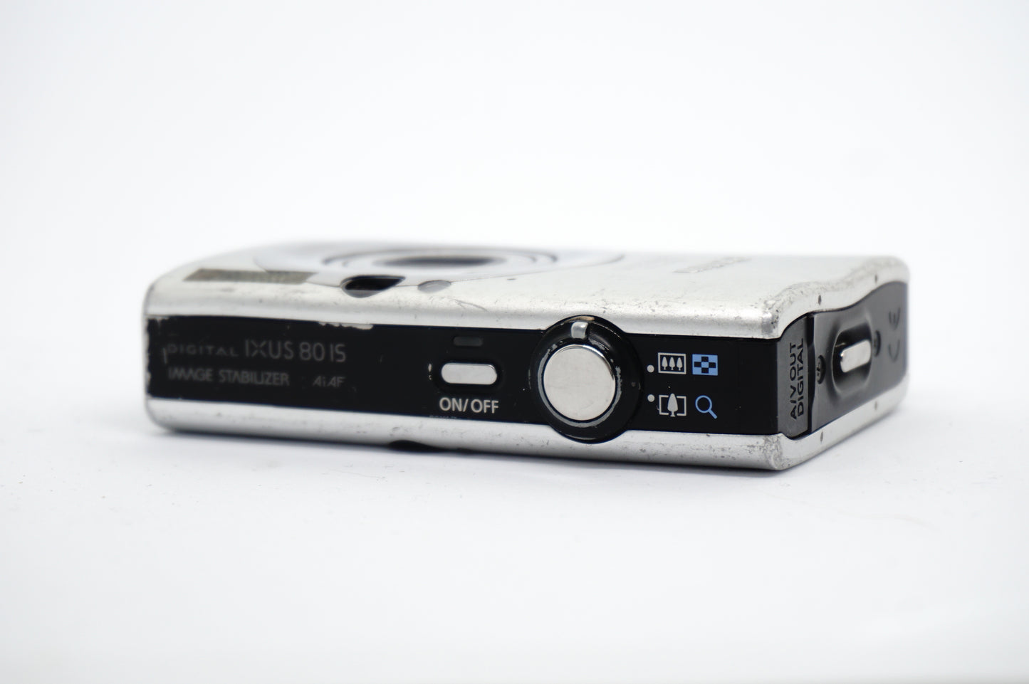 Canon IXUS Silver Compact Digital Camera image 4