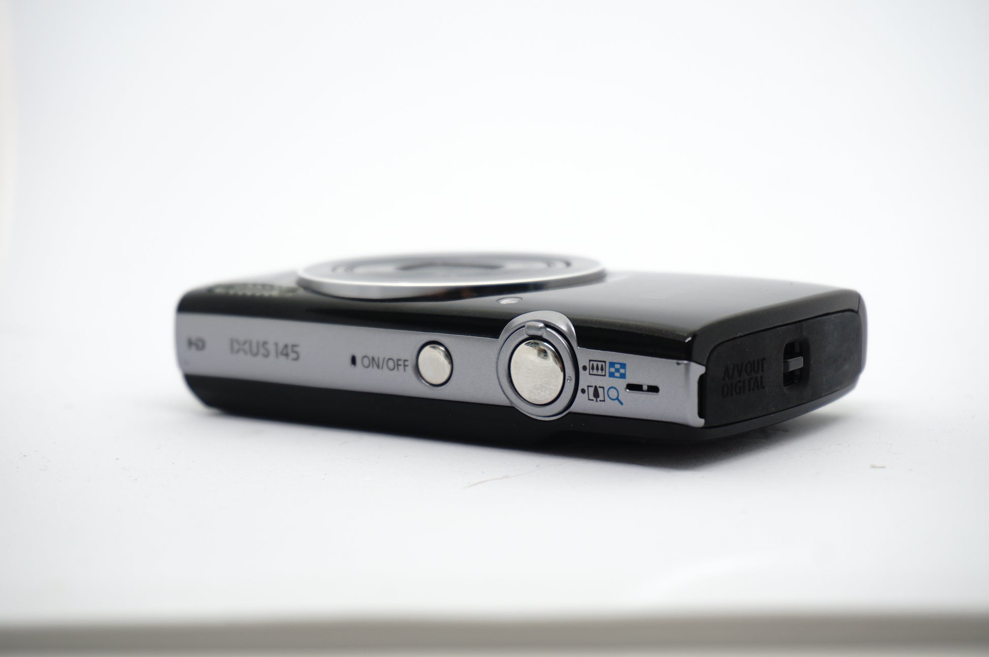 Canon IXUS Black Compact Digital Camera image 3