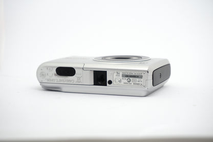 Canon Silver Black Lens 14MP Compact Digital Camera image 4