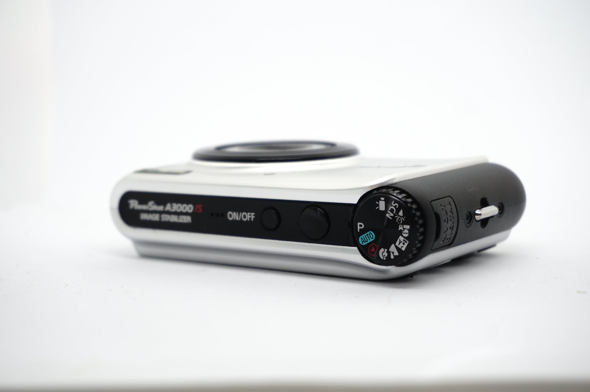 Canon White Black Lens 10MP Compact Digital Camera image 4