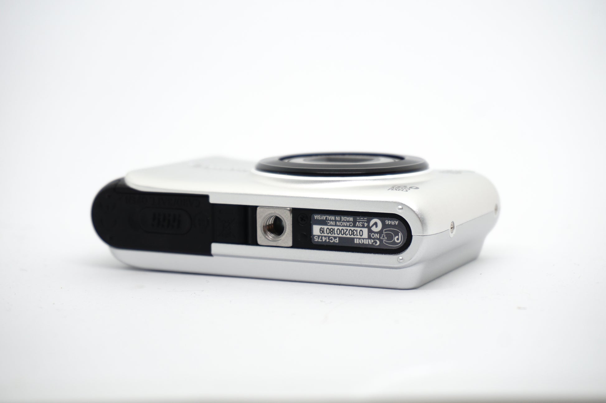 Canon White Black Lens 10MP Compact Digital Camera image 6