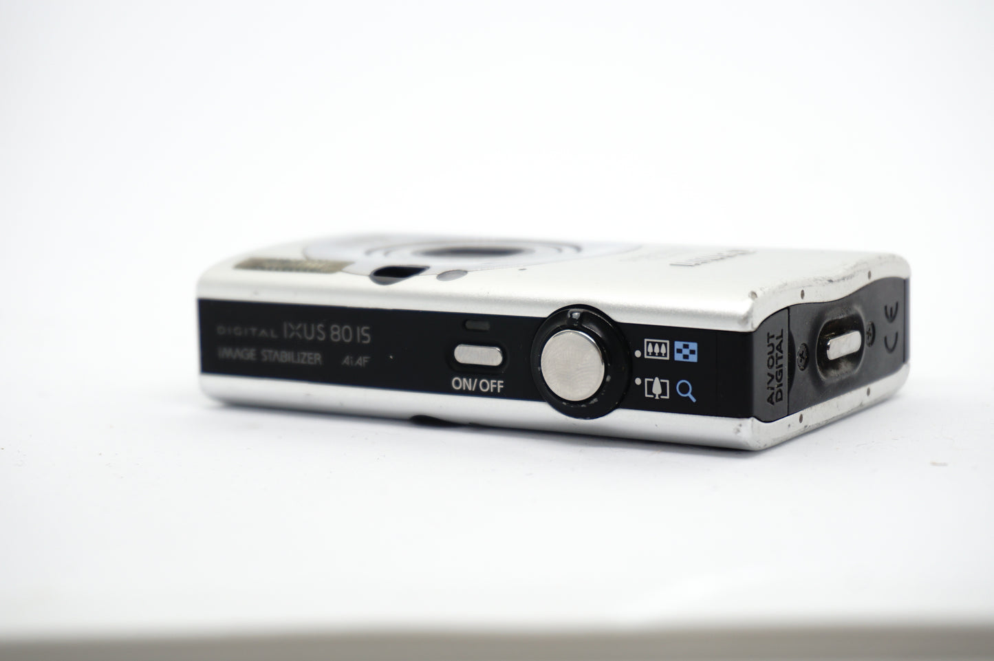 Canon IXUS Silver Compact Digital Camera 2 image 3