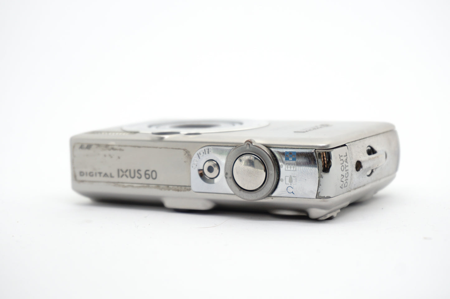 Canon IXUS Silver Compact Digital Camera 3 image 3