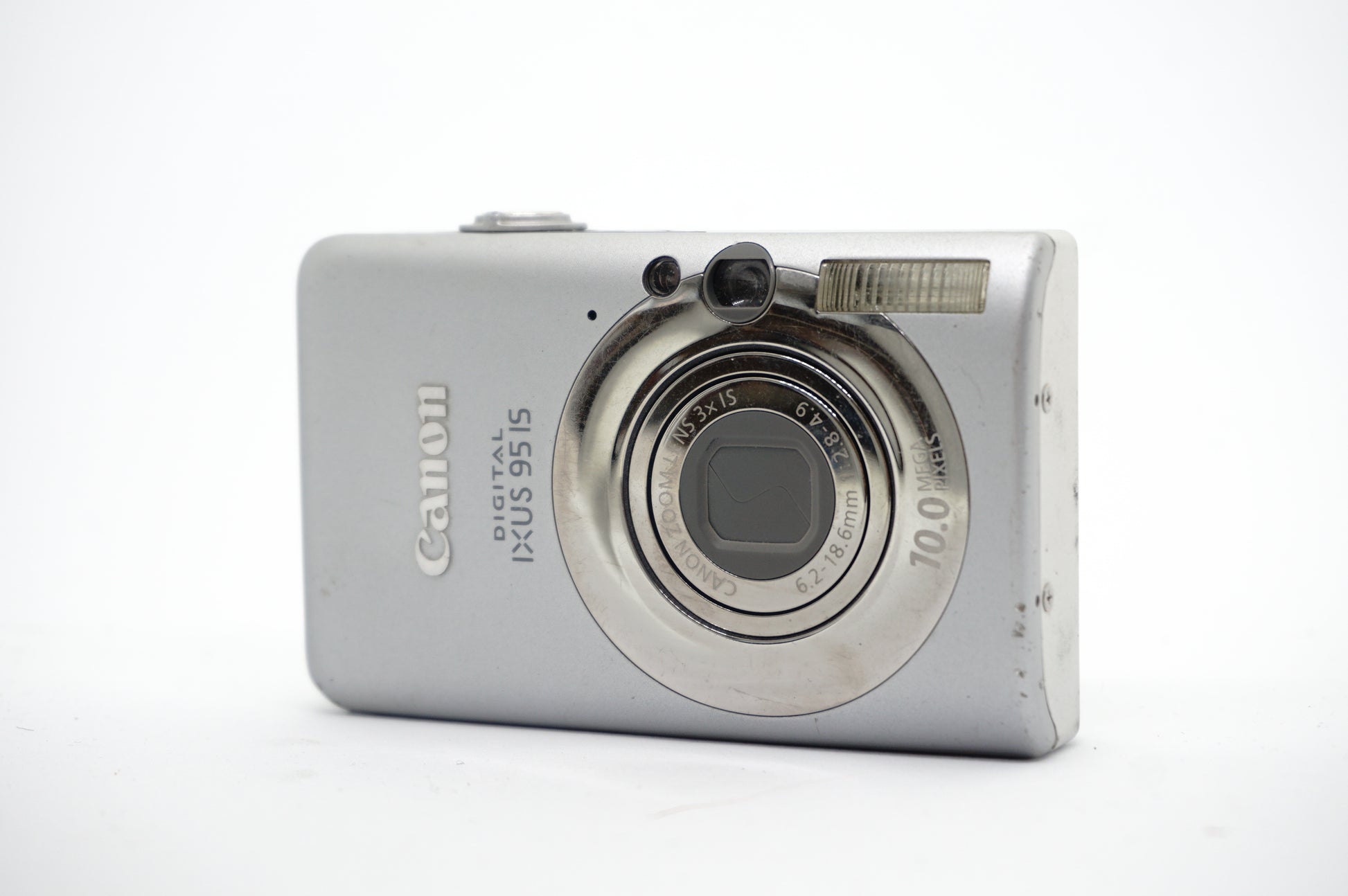 Canon IXUS Silver Compact Digital Camera 4 image 1