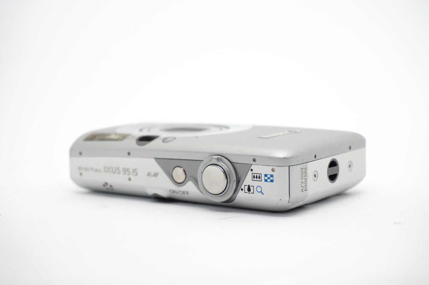 Canon IXUS Silver Compact Digital Camera 4 image 3