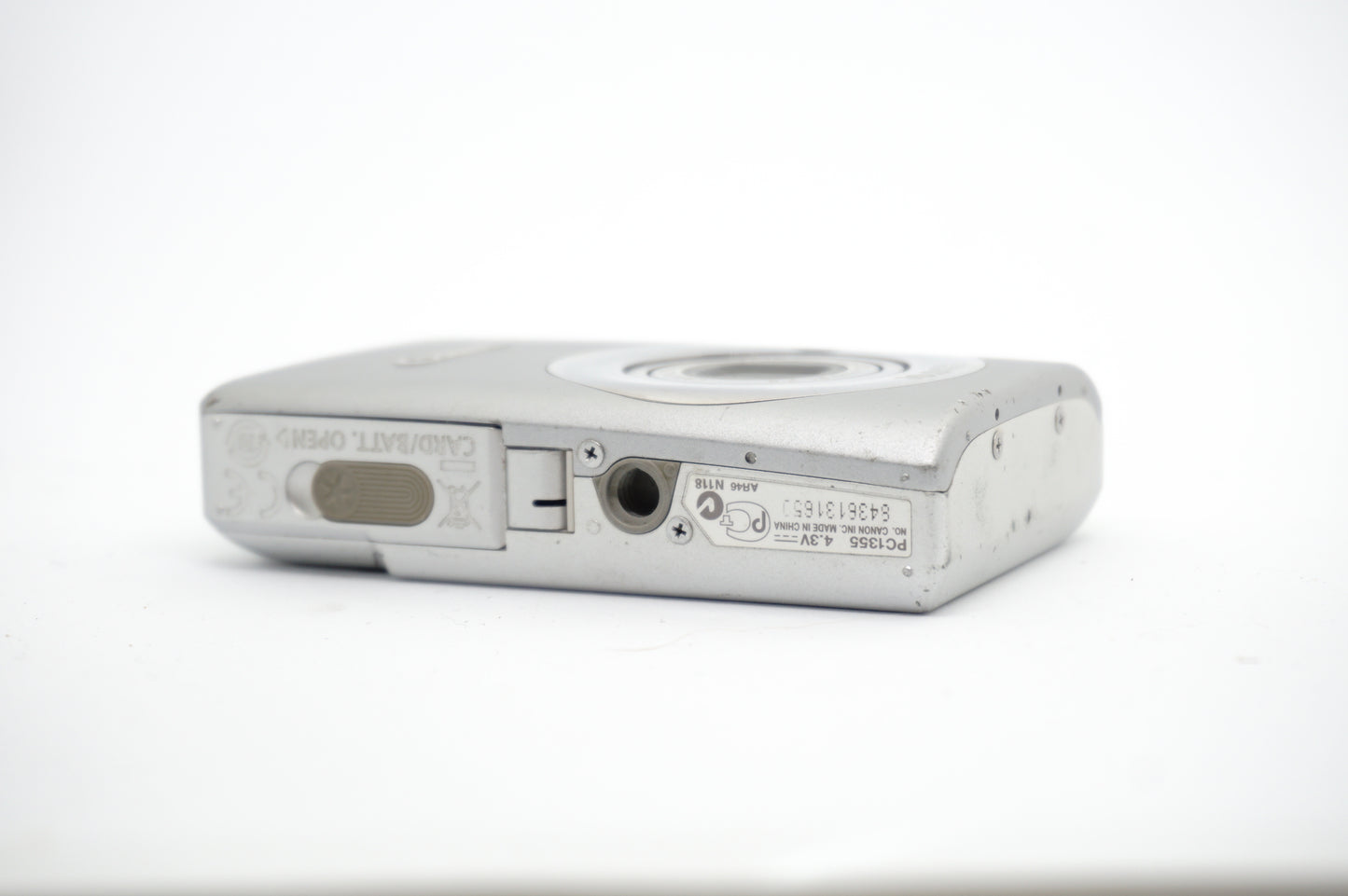 Canon IXUS Silver Compact Digital Camera 4 image 4