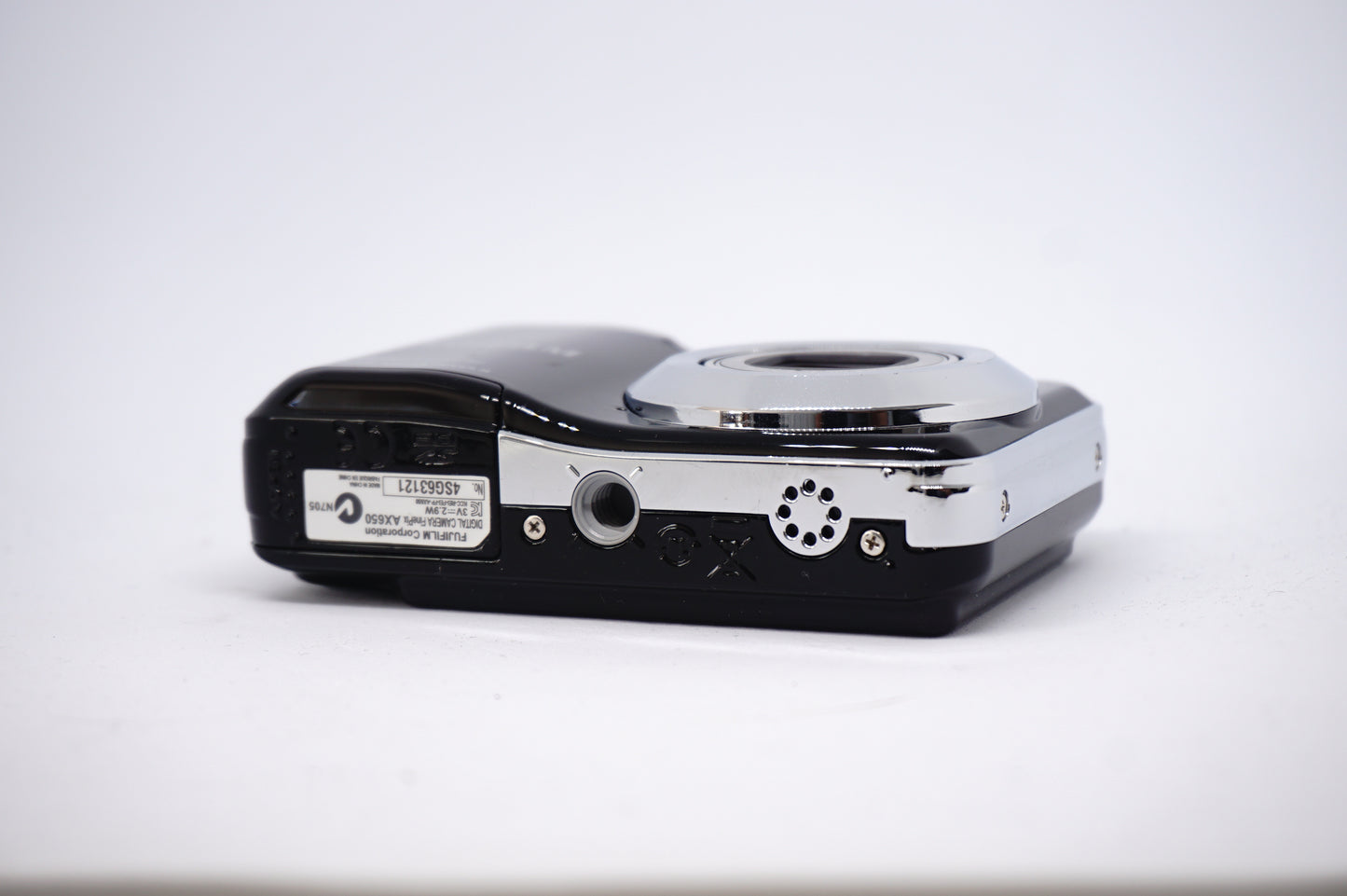 Fujifilm Black Silver-Ring 12MP Compact Digital Camera 2 underneath view