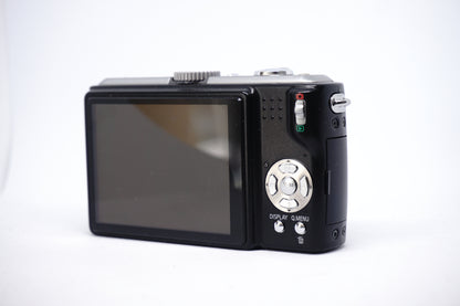 Panasonic Lumix Black 10x Compact Digital Camera 2 back view