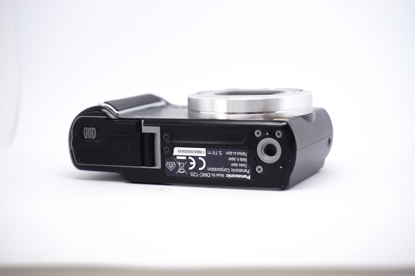 Panasonic Lumix Black 10x Compact Digital Camera 2 underneath view