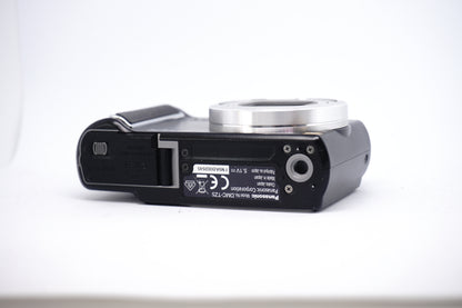 Panasonic Lumix Black 10x Compact Digital Camera 2 underneath view