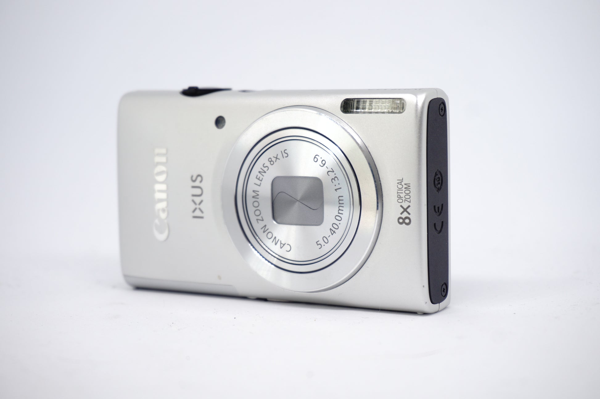 Canon IXUS White 8x Compact Digital Camera front view