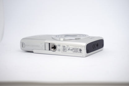 Canon IXUS White 8x Compact Digital Camera underneath view