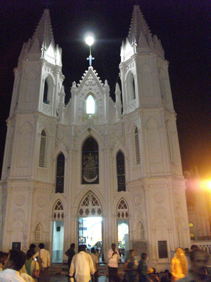 Sample photo taken on Fujifilm Finepix J40 (portrait nightlife)